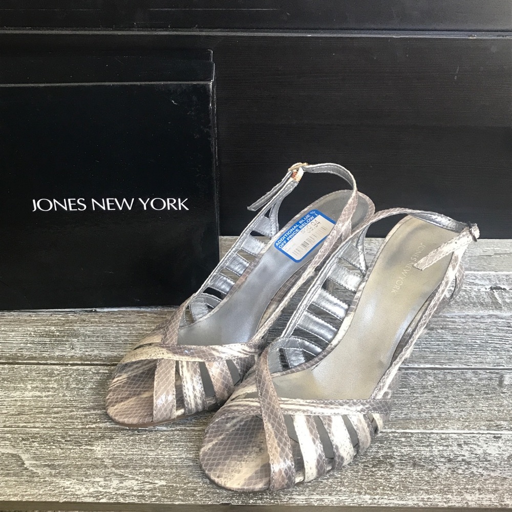 ⭐️ NWT Jones New York Heels